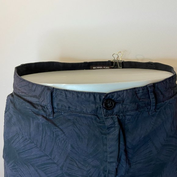 Michael Kors Men's Black Grey Palm Leaf Cotton Shorts - Size 34 - Picture 2 of 5